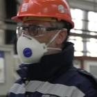 Il Ceo di ThyssenKrupp si veste da operaio e parla ai i dipendenti :«Grazie per rispettare le nuove regole di sicurezza»