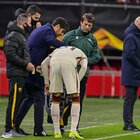 Ajax-Roma, Fonseca sbotta: «Basta bugie». Calafiori colpito da un raccattapalle: «Sono stato calmo...»