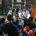 «La pandemia non sta finendo», l'epidemiologo Merler: c’è l’incognita scuole riaperte