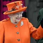 La regina Elisabetta torna in pubblico dopo settimane di riposo: domenica sarà a Londra