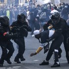 George Floyd, 15 mila a Parigi: scontri tra black bloc e poliziotti