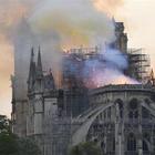 Incendio Notre Dame, le serrature del Diavolo: acqua santa e esorcismi nella spaventosa leggenda