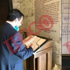 Salvini in visita al Mausoleo Ossario Garibaldino a Roma, la dedica: «Onore all'Italia»
