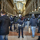 Milano, aumentano i casi covid. Sala: «Pronti a ingressi contingentati in Galleria»