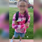 Bambina di 11 anni morta schiacciata da uno scuolabus dopo essere inciampata