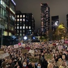 Migliaia di donne in piazza contro lo «spiking». La droga dello stupro (iniettata di nascosto) allarma l'Inghilterra