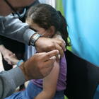 Covid, al Bambin Gesù 10-15 bimbi ricoverati al giorno. Palù: «Vacciniamoli, ormai è malattia pediatrica»