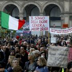 La protesta in piazza, tensione a Milano