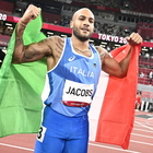 Il giornalista inglese del Times mette in dubbio la vittoria di Jacobs: «Atletica piena di doping, lui non si sa». La risposta dei giornalisti italiani è fantastica