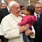 Migranti, Papa Francesco: «Bloccare barche non risolve il problema, svuotare i lager libici»