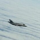 Nato intercetta due jet russi vicino alla Norvegia e manda gli F-35. Oslo: «Reazione aggressiva»