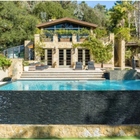 Jennifer Lopez mette in vendita la sua villa a Los Angeles: chiede 42,5 milioni di dollari. Dai bagni ai posti auto, foto e curiosità