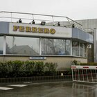 Ferrero, caos salmonella: «Decine di casi, anche bambini in ospedale». Ma le uova di Pasqua Kinder sono salve