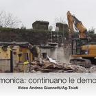Continuano le demolizioni delle ville dei Casamonica