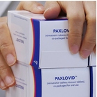 Omicron, Pfizer: «Pillola antivirale Paxlovid mantiene efficacia contro variante». I primi dati degli studi