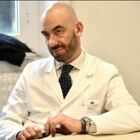 Matteo Bassetti, l'infettivologo aggredito a Genova dai no-vax: «Mi hanno tirato addosso un cocktail»