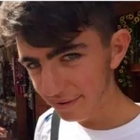 La doppia tragedia di Lorenzo, morto a 18 anni: voleva andare ai funerali del 16enne morto in moto
