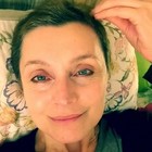 Sabrina Paravicini e il cancro: «Accarezzare di nuovo i capelli è bellissimo»