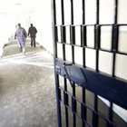 Firenze, pestaggi ai detenuti: «Nessuna tortura, agenti condannati per lesioni aggravate»