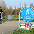 Bicicletta e monopattino, bonus di 500 euro: come fare per chiederlo e chi può farlo