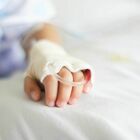 Epatite di origine ignota, scatta l'allarme: decine di casi tra i bambini. «Rischio trapianto di fegato»