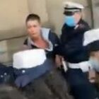 Firenze, non indossa la mascherina: fermata dalla polizia, donna in manette