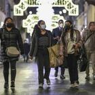 Roma, mascherine obbligatorie all'aperto in luoghi affollati da sabato 4 dicembre