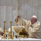 Pasqua, Papa Francesco celebra la messa nella Basilica di San Pietro a Roma