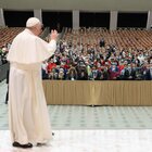 Papa Francesco rompe un tabù: «Sì a una legge sulle unioni civili»