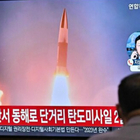 Corea del Nord lancia un missile verso il Giappone: «Sirene d'allarme e gente rifugiata in casa». Tokyo: prepariamo il contrattacco