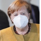 La Germania prolunga il lockdown: ipotesi 14 marzo. Merkel: «La variante preoccupa»
