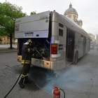 Bus Atac a fuoco in piazza Esquilino: quasi cento mezzi incendiati in meno di due anni