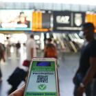 Rivoluzione trasporti, «per bus e metro via al biglietto digitale con Green pass»