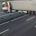 Un tir e un'auto fanno inversione a U: scoppia il panico in autostrada a Genova, cos'è accaduto ieri sera