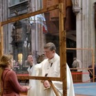 Germania, riprese le messe nelle diocesi, i vescovi con la barriera in pexiglass