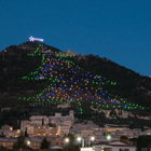 È l’albero di Natale più grande al mondo e si trova in Italia: dove e quando verrà acceso