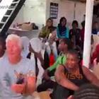 Richard Gere a bordo della Open Arms per portare viveri ai 121 migranti