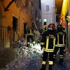 Esplosione in una casa alle porte di Roma: quattro persone sotto le macerie, c'è anche una bambina