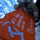 Sulla stazione spaziale sventola la bandiera della vittoria dell'Urss sulla Germania