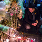 Parigi ricorda la strage del Bataclan, dal concerto di Sting alle cerimonie ufficiali