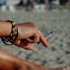Codacons ai prefetti: «Vietare il fumo in spiaggia in tutta Italia»