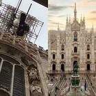 Milano, turista cade e si rompe la caviglia sul Duomo: i pompieri la calano da 70 metri