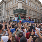 Nazionale Italiana festeggia, il bus scoperto passa tra le strade di Roma ( Foto Paolo Pirrocco/Ag.Toiati)