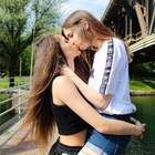 Martina e Erika della pagina Le perle degli Omofobi: «Minacce e insulti per un bacio, ma noi combattiamo l'odio»