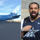 Drake nella bufera: «Ha usato il suo jet per volare appena 14 minuti». Il rapper risponde così alle polemiche