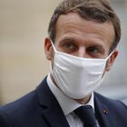 Covid, Macron: "Da agosto green pass per ristoranti e trasporti"