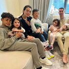 Cristiano Ronaldo parla per la prima volta del figlio morto: «Parlo con lui ogni giorno, le sue ceneri in casa con me»