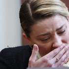 Amber Heard ha sniffato in aula? Un video getta nuove ombre sul processo con Johnny Depp