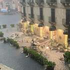 Catania, tornado e violento temporale si abbattono sul centro: danni e feriti. Il Comune: «Non uscite di casa»