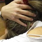 Palermo, 15enne violentata da tre ragazzi tra i viali dell'ex manicomio: le amiche la convincono a denunciare
